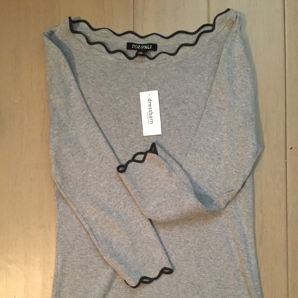 NWT grey scalloped sweater - Picture 2 of 6